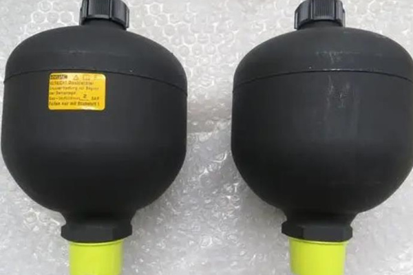 蓄能器充氣工具不會(huì)使用?這份使用指南要收好! 圖1